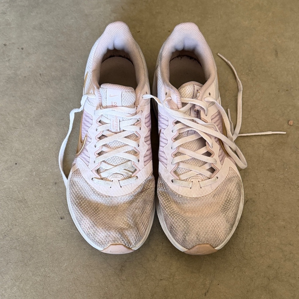 Nike Women's Light Pink Sneakers